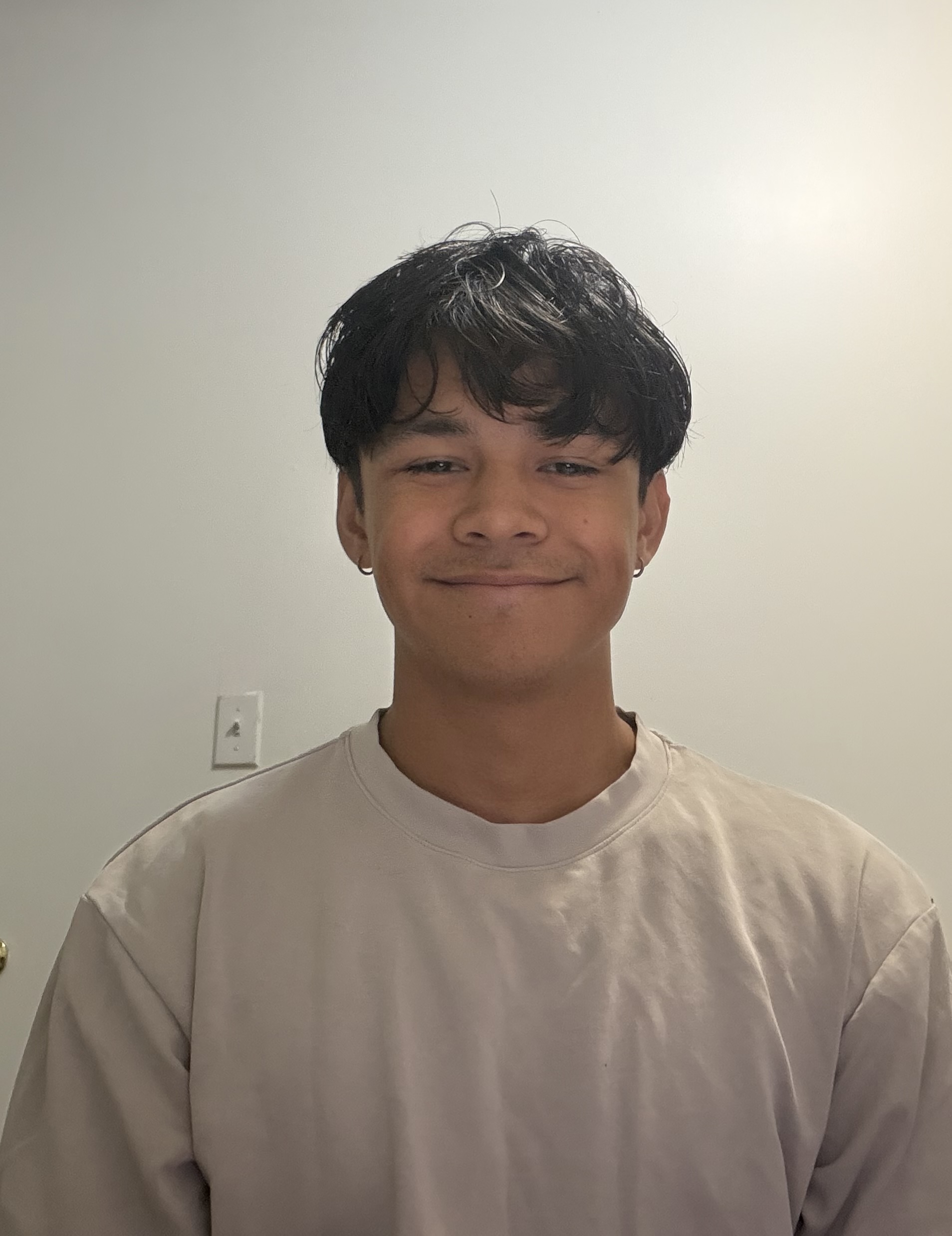 headshot of Lucas Respicio