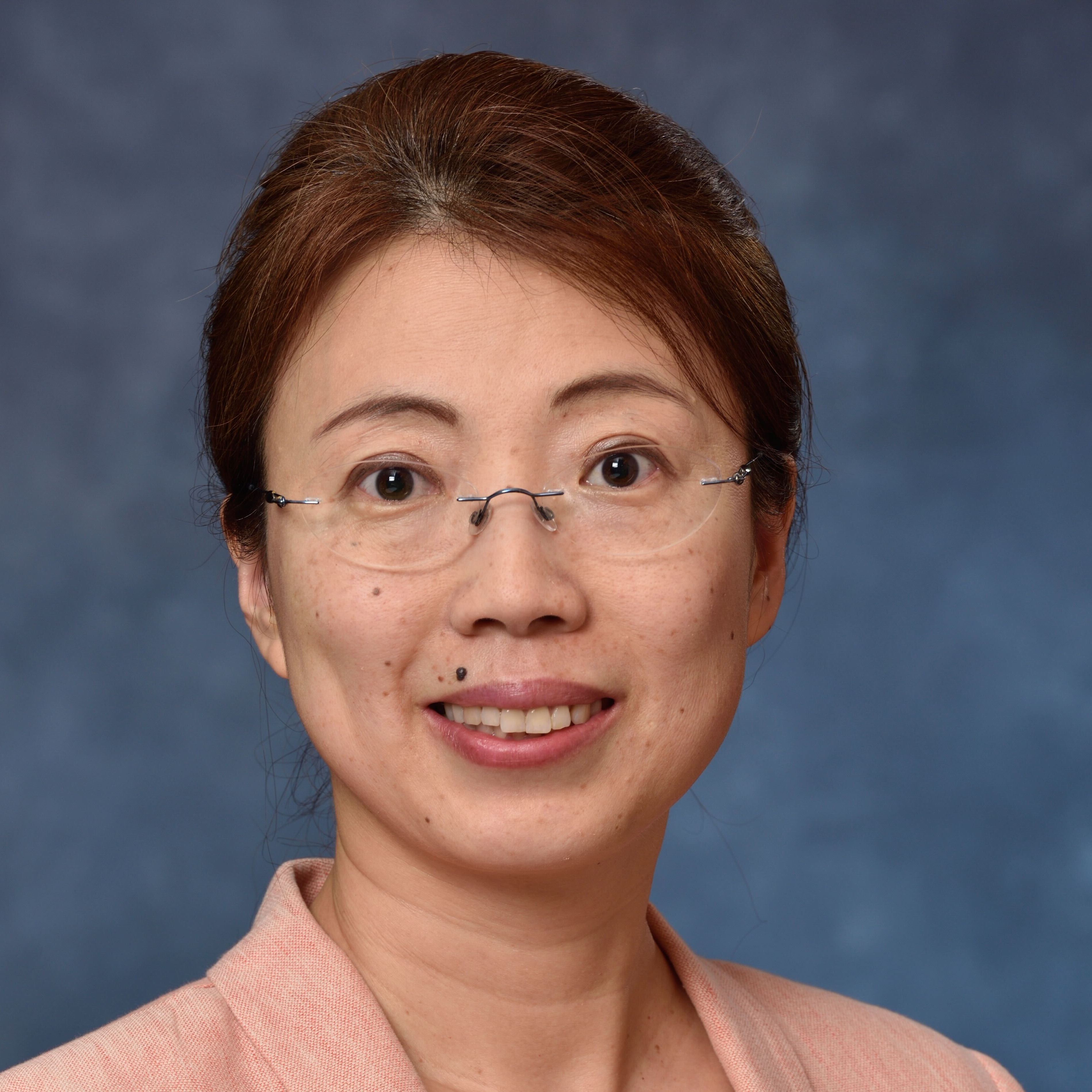 headshot of Xinyan Tracy Cui, PhD